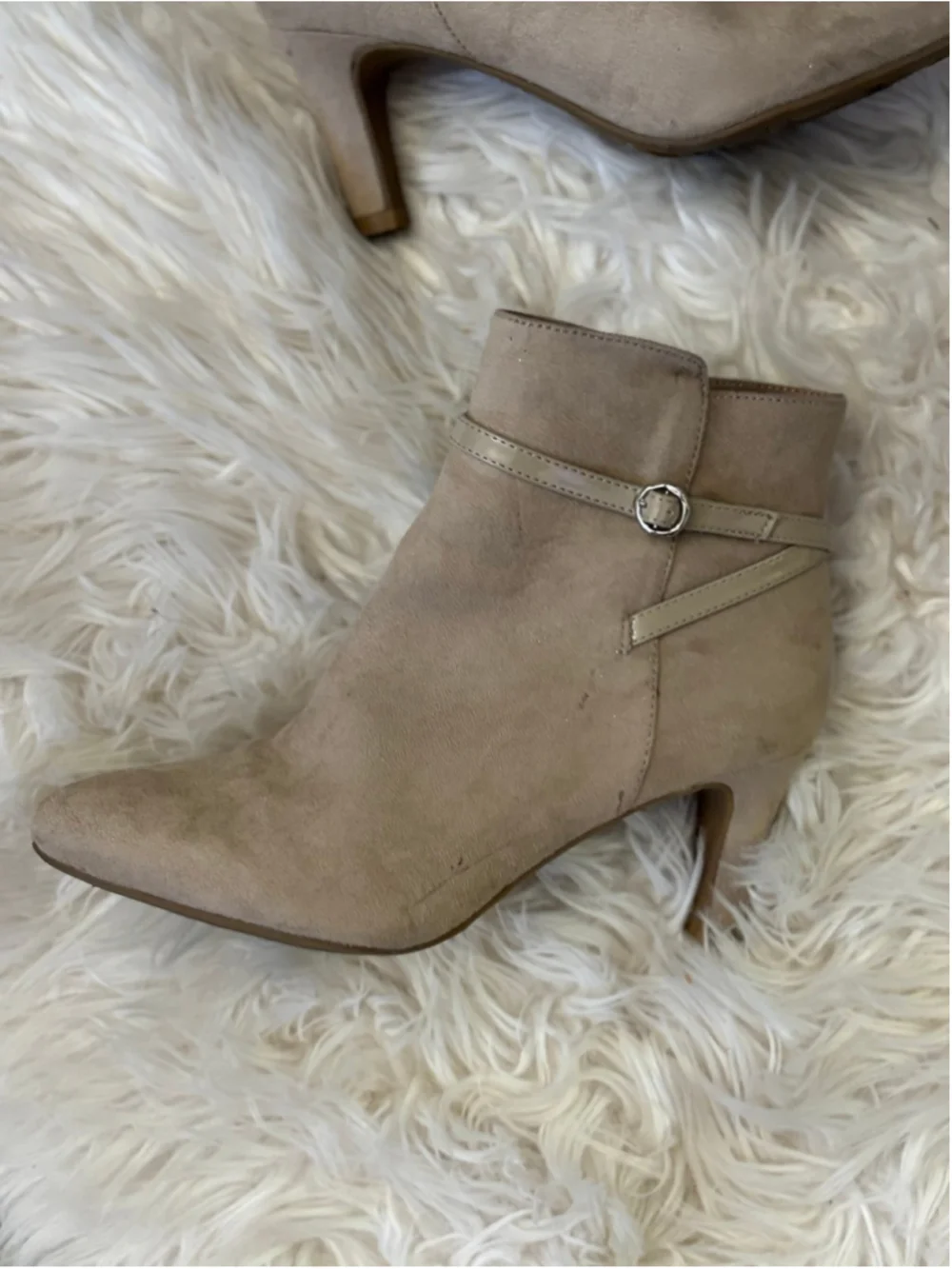 Life Stride Womens Guild Suede leather like ankle boots Booties kitten heels